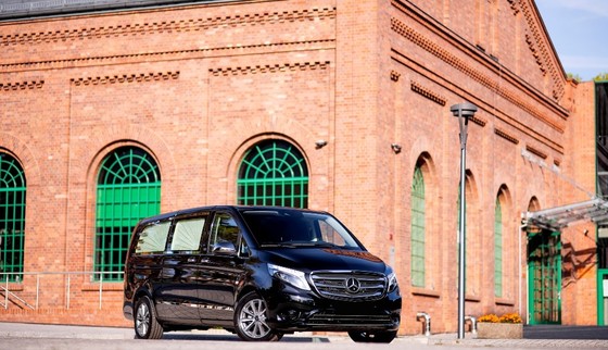 Mercedes Vito 114 / LED / AUTOMAT /Karawan, zabudowa funeralna, specjalny pogrzebowy